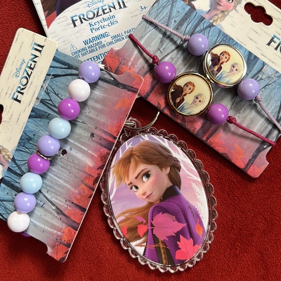 Frozen Bracelets and Key Chain Set - Picture 1 of 6